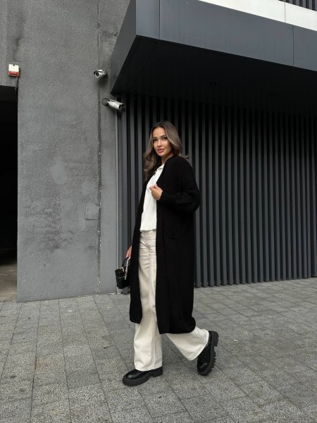 Подовжений в'язаний кардиган чорного кольору 29196