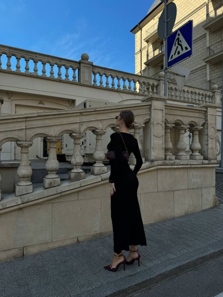 Тепла довга сукня у стилі SKIMS в рубчик чорного кольору 29282