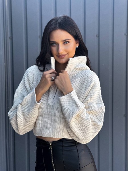 Укорочений жіночий светр на блискавці молочного кольору 29284