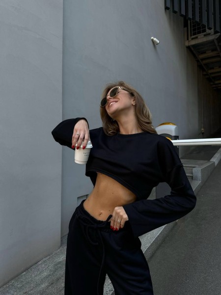 Женский прогулочны костюм свободного кроя черного цвета 29356