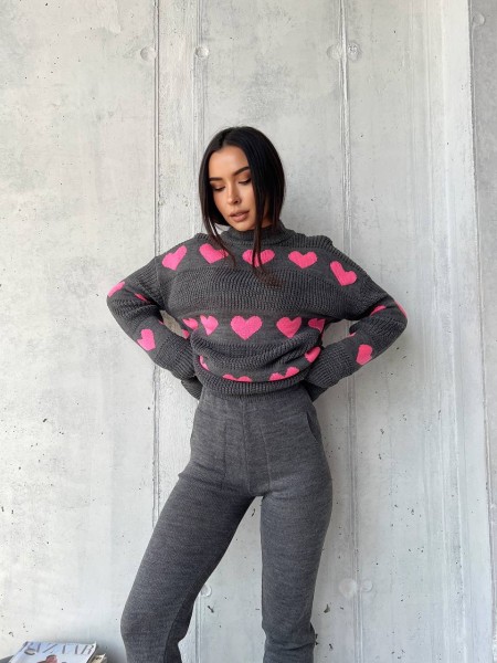 Вязаный женский костюм с сердцами графитового цвета 29418
