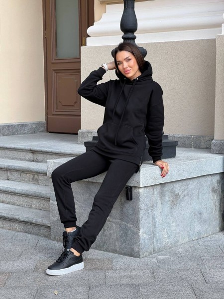 Жіночий теплий костюм чорного кольору 29439
