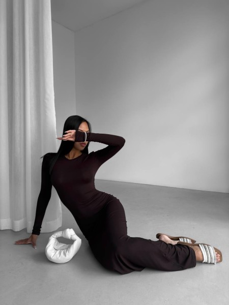 Довга сукня-футляр у стилі SKIMS коричневого кольору 29560