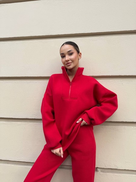 Теплий жіночий костюм червоного кольору 29611