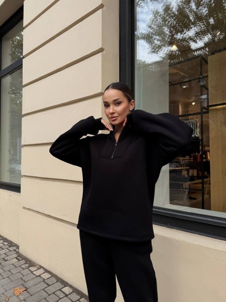 Теплий жіночий костюм чорного кольору 29612