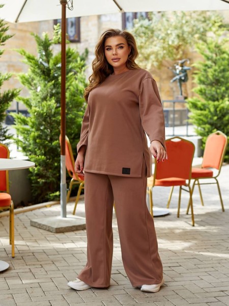 Жіночий прогулянковий костюм з теплого трикотажу бежевого кольору 29710