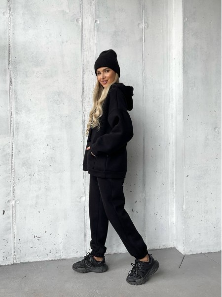 Женский спортивный костюм с капюшоном черного цвета 29762