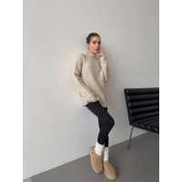 Женский теплый свитер без шва бежевого цвета 30257